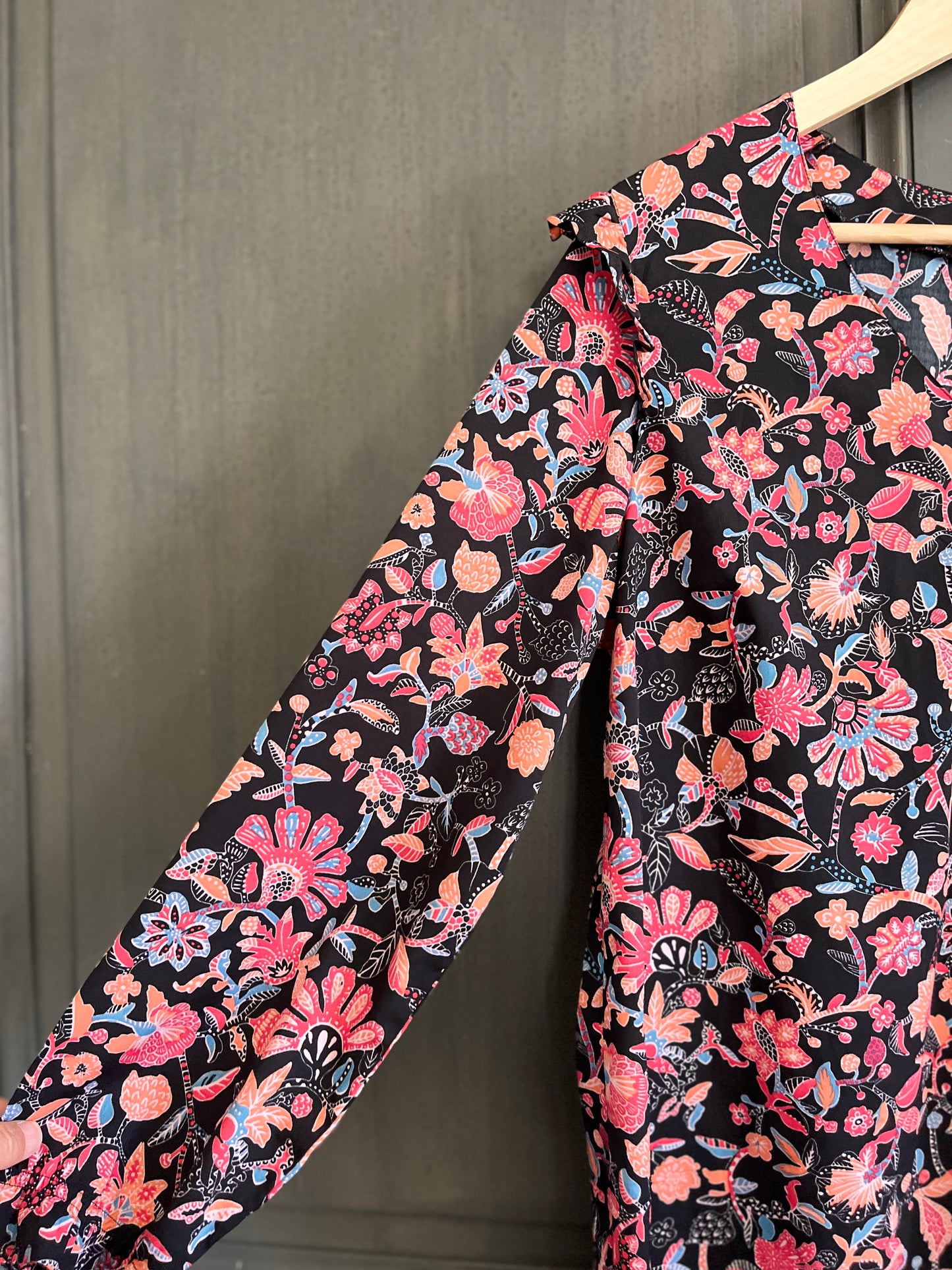 Chemise fleurs taille 40/42 - BLANCHEPORTE