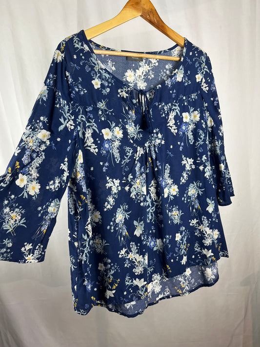 Blouse fleurie  taille 40 - YESSICA